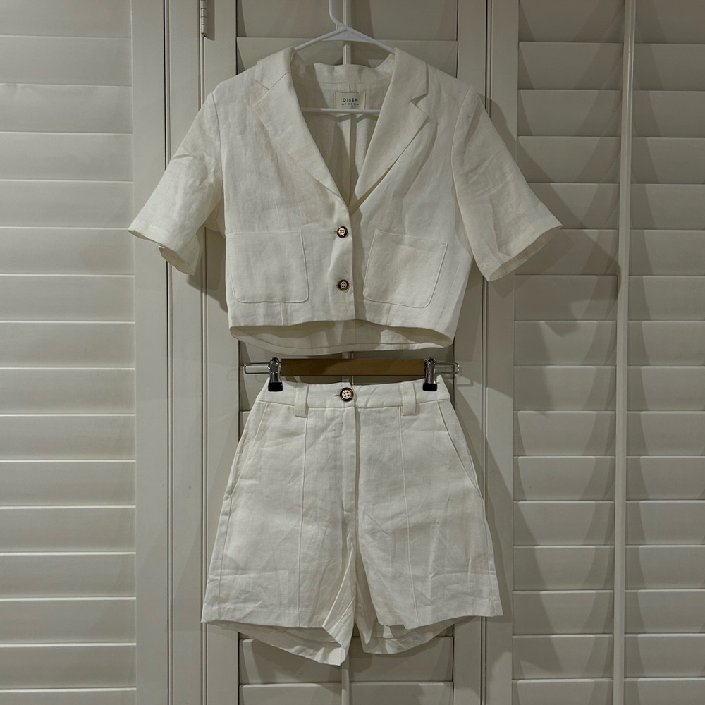 DISSH Off White Linen Set